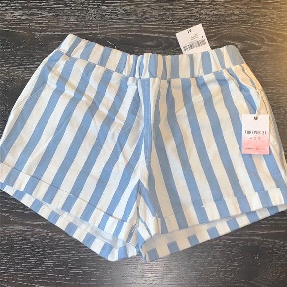 white elastic waist shorts